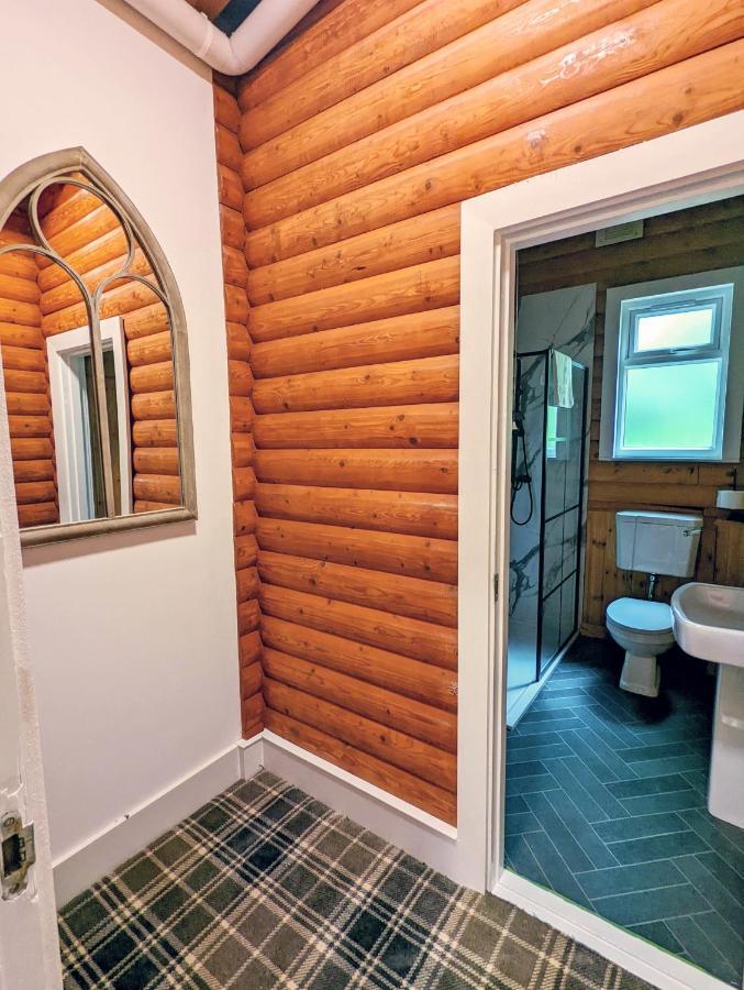 Villa Kaoglen Squirrel Drey-Hot Tub-Pet Friendly-Perth à Balnald Extérieur photo