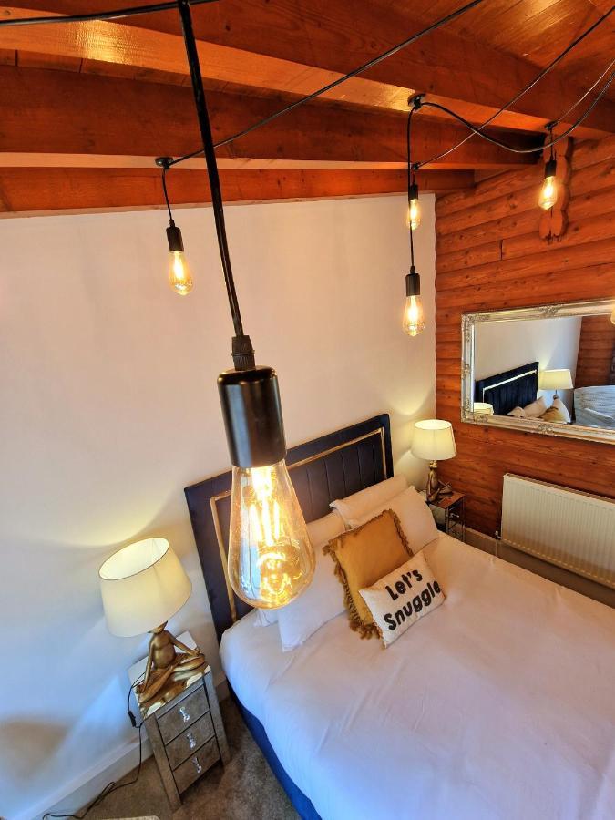 Villa Kaoglen Squirrel Drey-Hot Tub-Pet Friendly-Perth à Balnald Extérieur photo