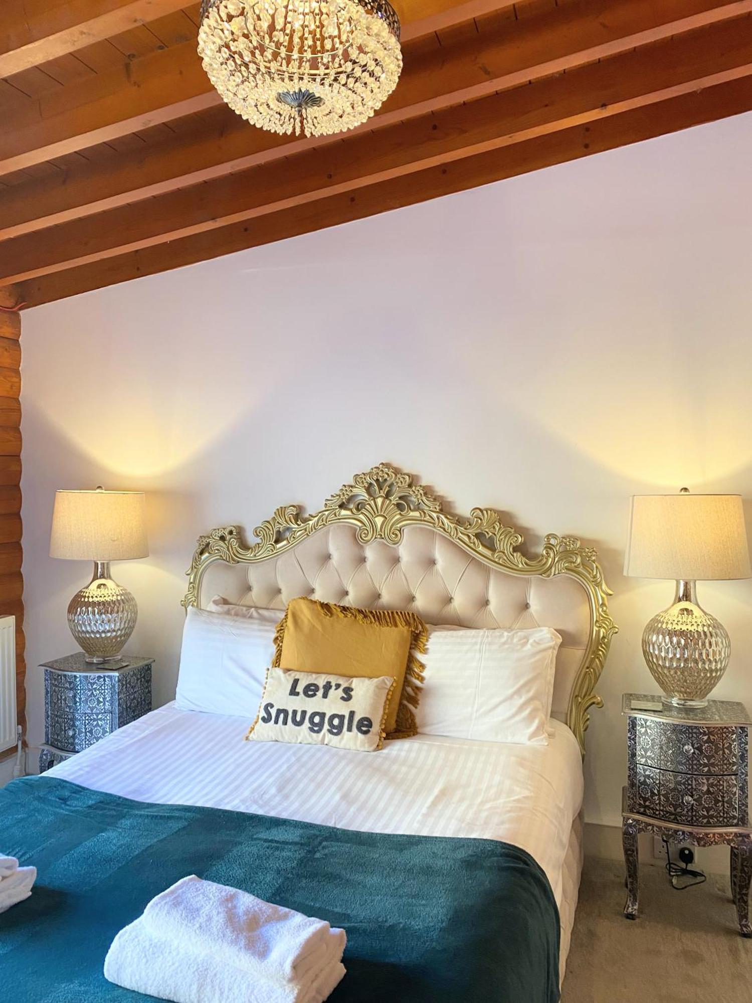 Villa Kaoglen Squirrel Drey-Hot Tub-Pet Friendly-Perth à Balnald Extérieur photo